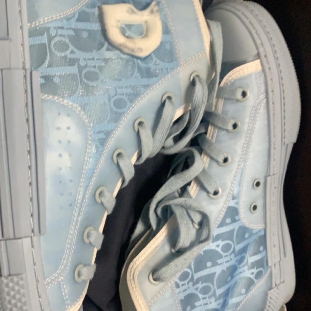 Dior Chucks. Only worn three times . With dior box - Picture 3 of 3